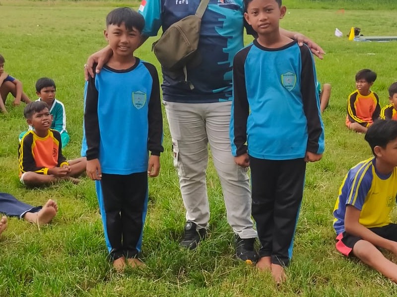 LOMBA LARI